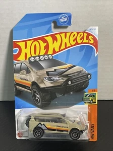 Hot Wheels Mattel  Chrysler Pacifica HW Vans 1/5 New # 182/250 - Picture 1 of 12