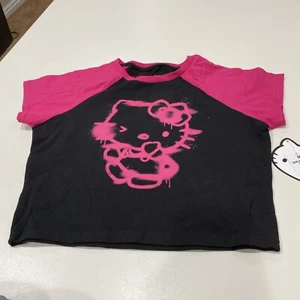 Sanrio Hello Kitty Graffiti Cropped Tee Hot Pink M - Picture 1 of 3