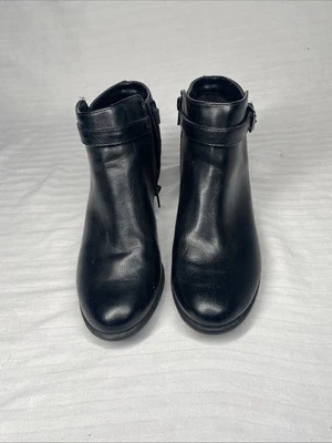 Unisa Unphelen2-R Womens Booties Biker Moto Side Zipper Black size 7M - Image 1 of 4