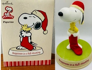 Hallmark 2011 Peanuts Snoopy "Happiness Is A Full Stocking" Figur ~ NEU IM KARTON - Bild 1 von 7