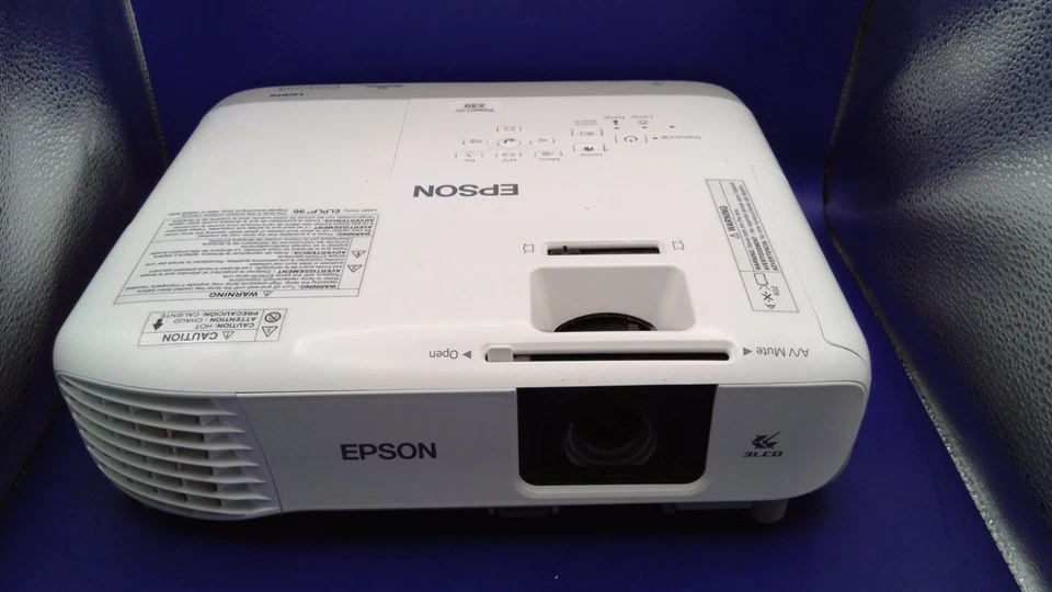 epson powerlite x39 projector hours 5572 - Image 1 of 1
