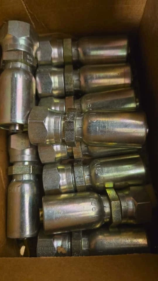 Parker HY Accesorios de Crimpado Nuevo Excedente Lote de 41 Foto 1 de 4