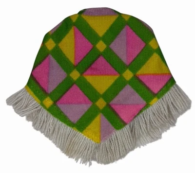 Poncho Barbie Vintage Anos 70 MEGO Maddie Mod Franja Clone Rosa Verde Mod Hippie - Imagem 1 de 4