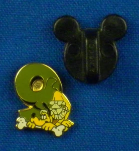 Safari Pluto with # 9 Nine & Bone from 1999 Character Series Pin # 31072 - Picture 1 of 3