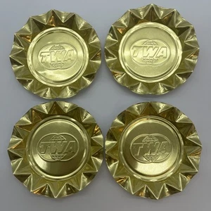 Juego de 4 ceniceros desechables de aluminio estampado TWA color dorado de colección difíciles de encontrar - Imagen 1 de 5