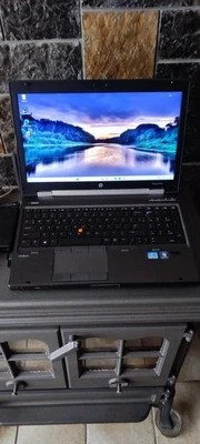 HP ELITEBOOK 8560W WIN 11 25H2 & Ubuntu 22.04 - Immagine 1 di 4