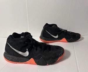 Nike #943806-010 Kyrie Athletic Sneaker Men Size 13.5 - Picture 1 of 12
