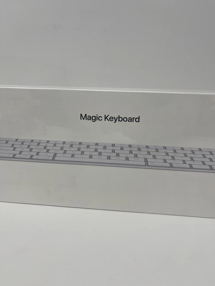 Apple Magic Keyboard - White (MLA22LL/A)