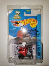 2014 Hot Wheels snoopy Rare VHTF red 5 spoke wheels with cast signatures 