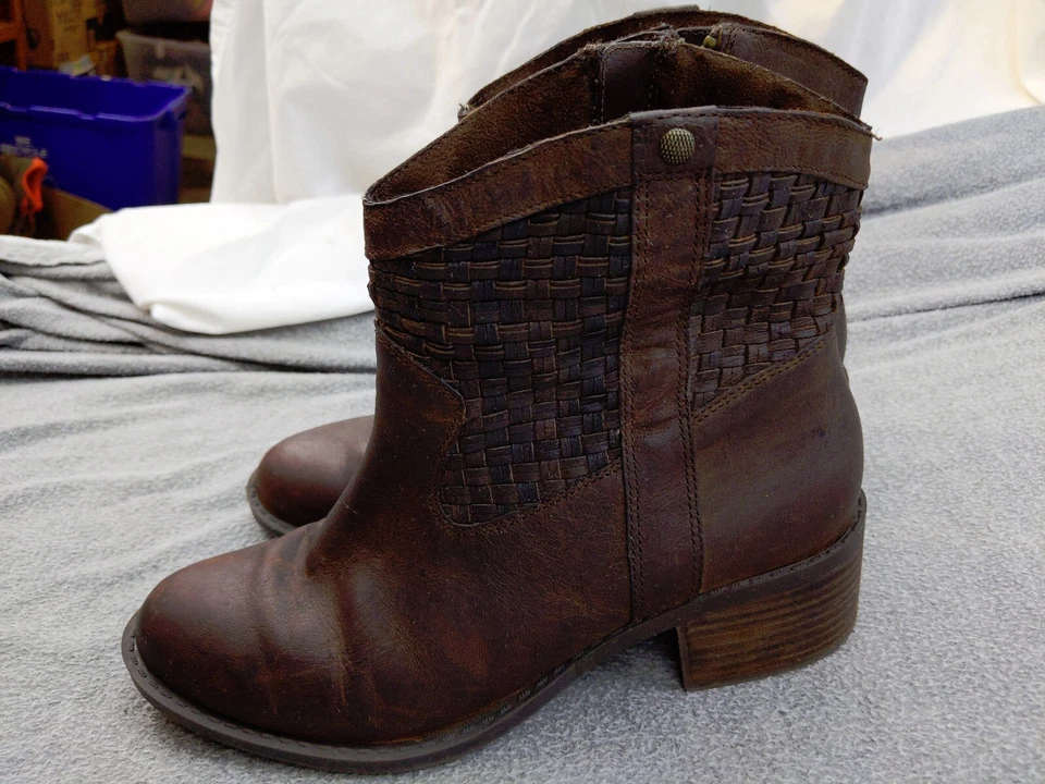 Adam Tucker Me Too Mujer 7.5 Marrón Cuero Botines Botines Tacón Occidental Foto 1 de 4