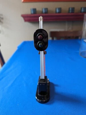 MTH O Scale Red And Green Block Signal - Image 1 of 4