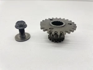 2007 Suzuki GSXR 750 Camshaft Cam Chain Sprocket Bolt 12731-01H00 GSXR750 - Picture 1 of 4