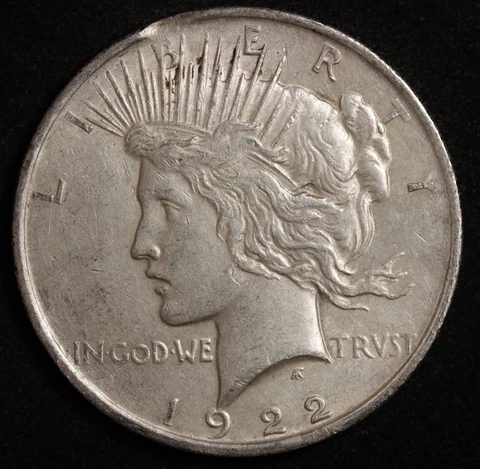 1922-p Peace Silver Dollar.  Error.  Mint Clipped Planchet.  132318 Cover