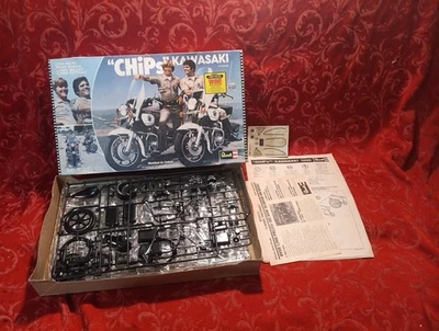 M20Ae Complete Revell "Chips" Kawasaki Motorbike Model Kit #7800 1/12 - Image 1 of 4