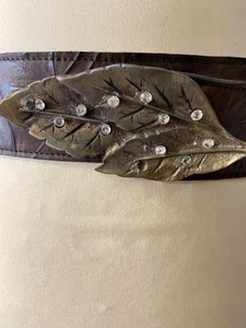 Versatile Adjustable Women's Brown Leather Belt with leaf buckle | Decorative - Picture 1 of 10