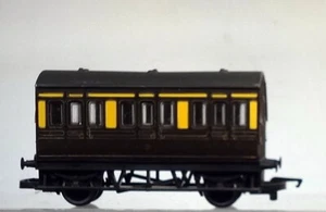 Hornby OO 4 Wheel Passenger Coach Code 4160-31 - Bild 1 von 2
