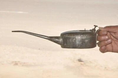 Antiguo contenedor de aceite artesanal de hierro marca GTF A. Murcott & Co, Birmingham Foto 1 de 4