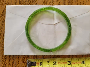 1970s VTG GREEN PLASTIC BRACELET molded Sparkles inside Mod Cool Fun Fashion - Picture 1 of 6