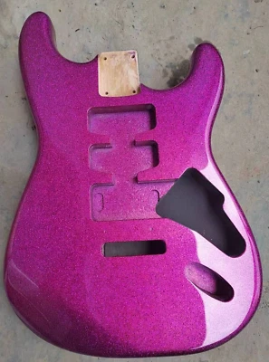 Cuerpo de guitarra STRATOCASTER 2 aliso partículas metálicas pintura brillante Foto 1 de 3