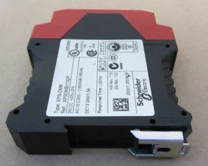 Schneider Safety Relay For Magnetic Coded Switches XPS-DMB, XPSDMB1132P - Bild 1 von 5