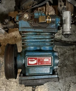 BENDIX  TUFLO 550 107514 AIR BRAKE COMPRESSOR - Picture 1 of 1