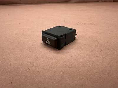 Interruptor de advertencia de peligro OEM #86160 BMW E28 528e M5 524td 528I 533I 535I Foto 1 de 4