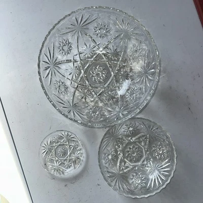 Vintage Anchor Hocking Star Of David 10” and 7” Bowls, Plus 4” Desert Plate - Image 1 of 4