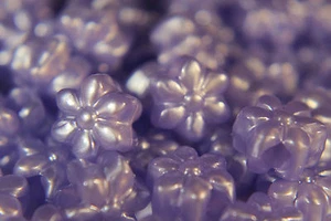 Flower Pony Beads 13mm Pearl Finish Ideal For Dummy Clips - Choose Your Colour - Picture 1 of 7