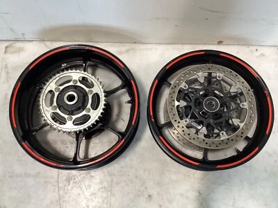 2023 17-24 Suzuki GSXR 1000 GSXR1000R LLANTAS DELANTERAS TRASERAS ROTORES BUJE FABRICANTE DE EQUIPOS ORIGINALES COMO NUEVO Foto 1 de 4