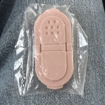 DE COLECCIÓN Tupperware Malva Especias Tapa Imán Raro en Paquete Sellado Totalmente Nuevo Foto 1 de 4