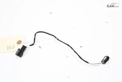Mercedes-Benz CLA250 C117 2014-19 pasajero delantero cable enchufe luz cortesía OEM Foto 1 de 4