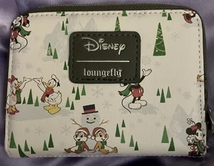 Disney Mickey & Friends Vacaciones Día de la Nieve Loungefly Cartera con Cremallera Rara Difícil de Encontrar Nueva con Etiquetas - Imagen 1 de 6