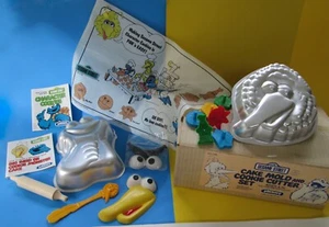 Rare Complete 1977 SESAME STREET Cake Molds+Cookie Cutter Set WILTON & PILLSBURY - Picture 1 of 11