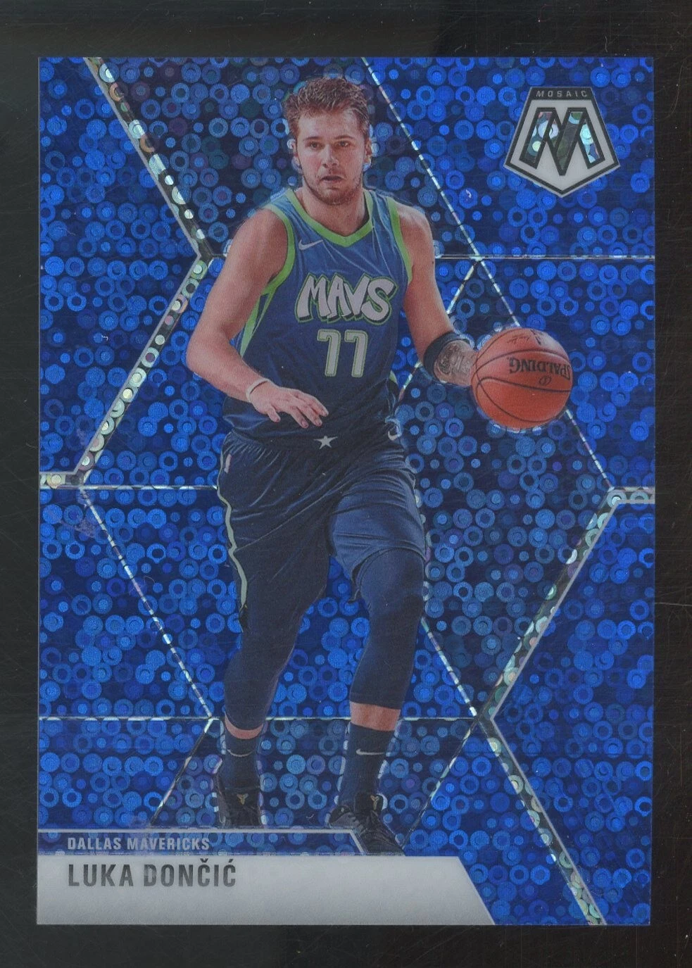 2019-20 Panini Mosaic Blue Fast Break Prizm #44 Luka Doncic Mavericks 68/85