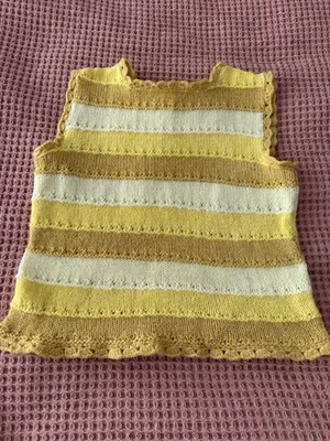 Chaleco suéter de ganchillo hecho a mano a rayas amarillas de colección Foto 1 de 4