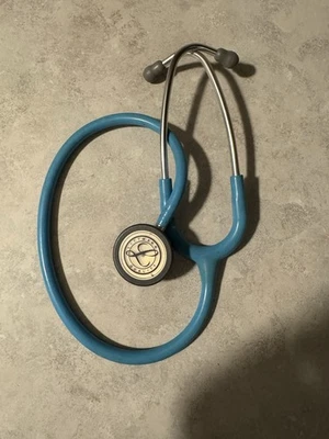 3M Littmann Classic III Monitoring Stethoscope 27" 5912C Marine Blue Satin. - Image 1 of 4