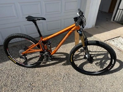 Small (S) Turner Burner 27.5" Bike Fox 34 CTD / XT / Thomson / Carbon / Stans - Image 1 of 4