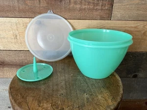 VTG Tupperware Crisp-It #679-681-Jadeite Green Lettuce Keeper, Lid & Spike- T32 - Picture 1 of 10