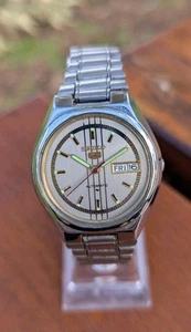 1980's Seiko 5 Automatic Men's Watch with Rare Metallic Shiny Dial all original - Picture 1 of 8