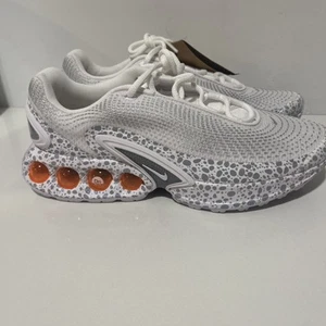 Nike Air Max DN PRM Electric Pack Bianco Argento Metallizzato Uomo Taglia 11 HM0811-100 - Foto 1 di 14