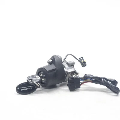 Набор замков 2004 Ducati 749 S - только зажигание и ключ - 59820312C - Изображение 1 из 4