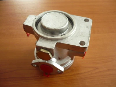 VEB Anhänger Steuerventil Takraf Gabelstapler DFG 6302 T174 HW60 HW80 IFA 2652