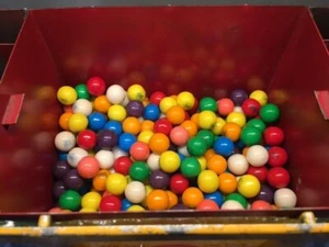 1/2 relleno de bolas de goma especiales para máquina de tarjetas coleccionables de béisbol Oak Premiere - Imagen 1 de 4