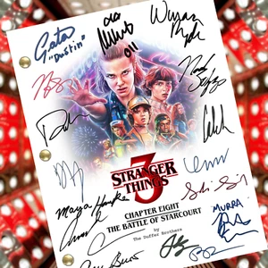 Stranger Things 3 Guión La Batalla de StarCourt Firmado Autógrafo Reimpresiones - Imagen 1 de 7