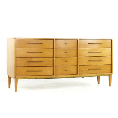 Cómoda Lowboy Milo Baughman para Murray Mid Century de arce y latón Foto 1 de 4
