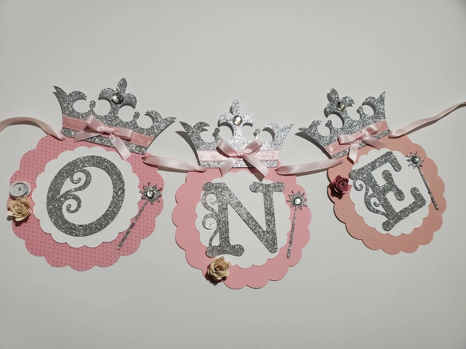 Banner silla alta princesa. Rosa y plata. UNA guirnalda. Primer cumpleaños Foto 1 de 1