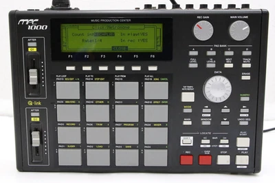 Akai MPC1000 Centro di produzione musicale - Nero - Immagine 1 di 4