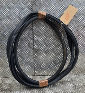 2005-2010 TOYOTA RAV 4 MK 3 DRIVERS SIDE FRONT OSF RUBBER DOOR WEATHER SEAL - Picture 1 of 3