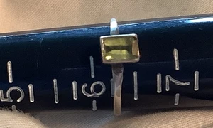 Vintage Silver Ring with Green Peridot Gemstone Size 6.25 - Picture 1 of 5