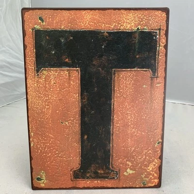 Letra "T" Marrón Metal Colgante de Pared Hobby Lobby Grande Negro Decorativo 9.5" x 7" Foto 1 de 4